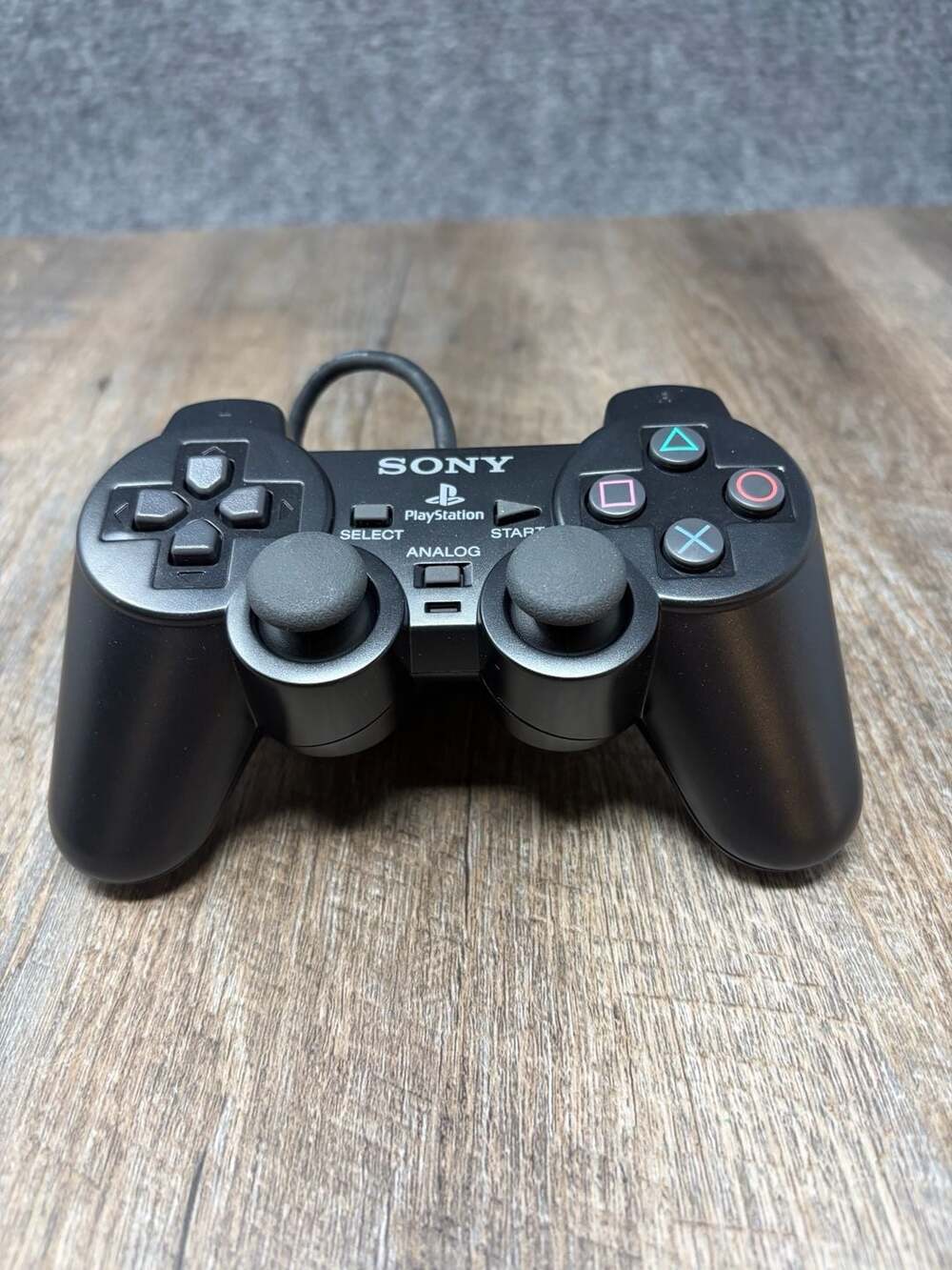 Sony PlayStation 1&2 DualShock Analog Controller SCPH-10010 Black. NOS-open box